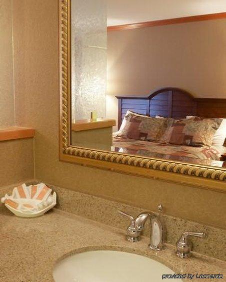 Elizabeth Oceanfront Suites, Ascend Collection Hotel
