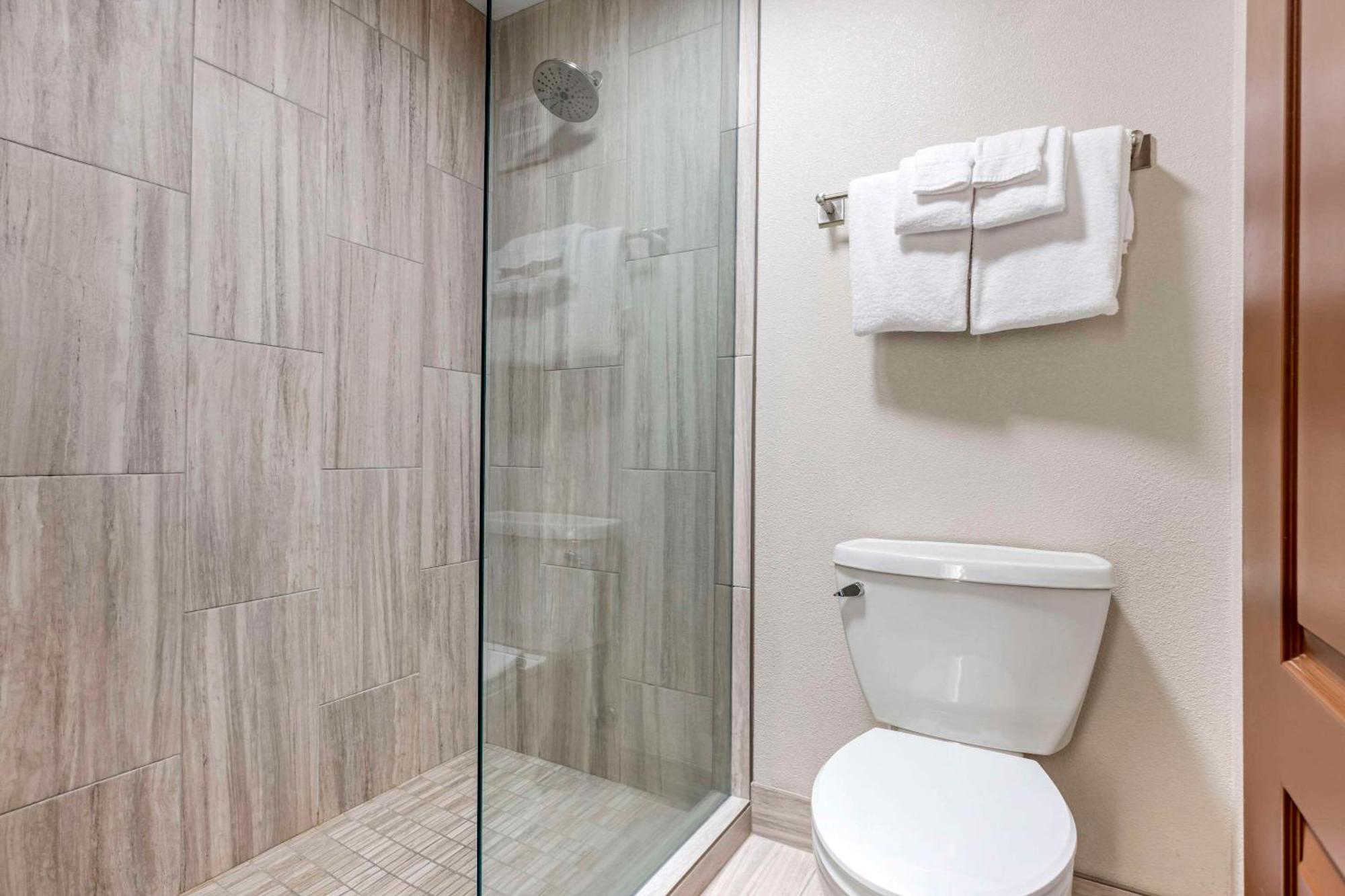 Elizabeth Oceanfront Suites, Ascend Collection Hotel Newport