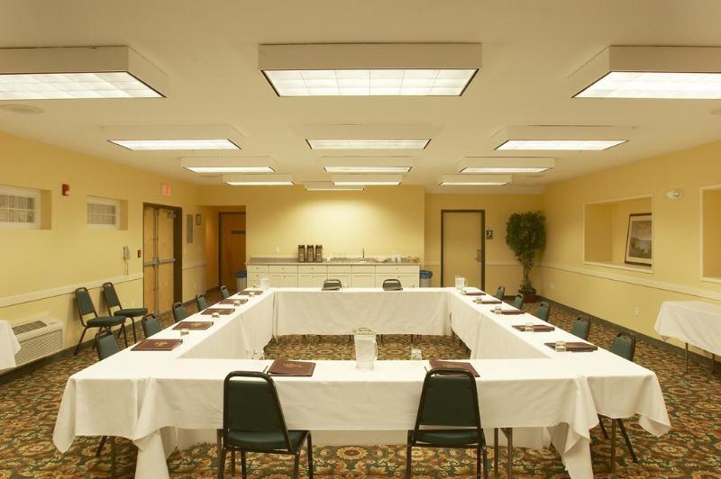 Elizabeth Oceanfront Suites, Ascend Collection Hotel 3*