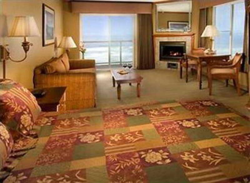 Hotel Elizabeth Oceanfront Suites, Ascend Collection