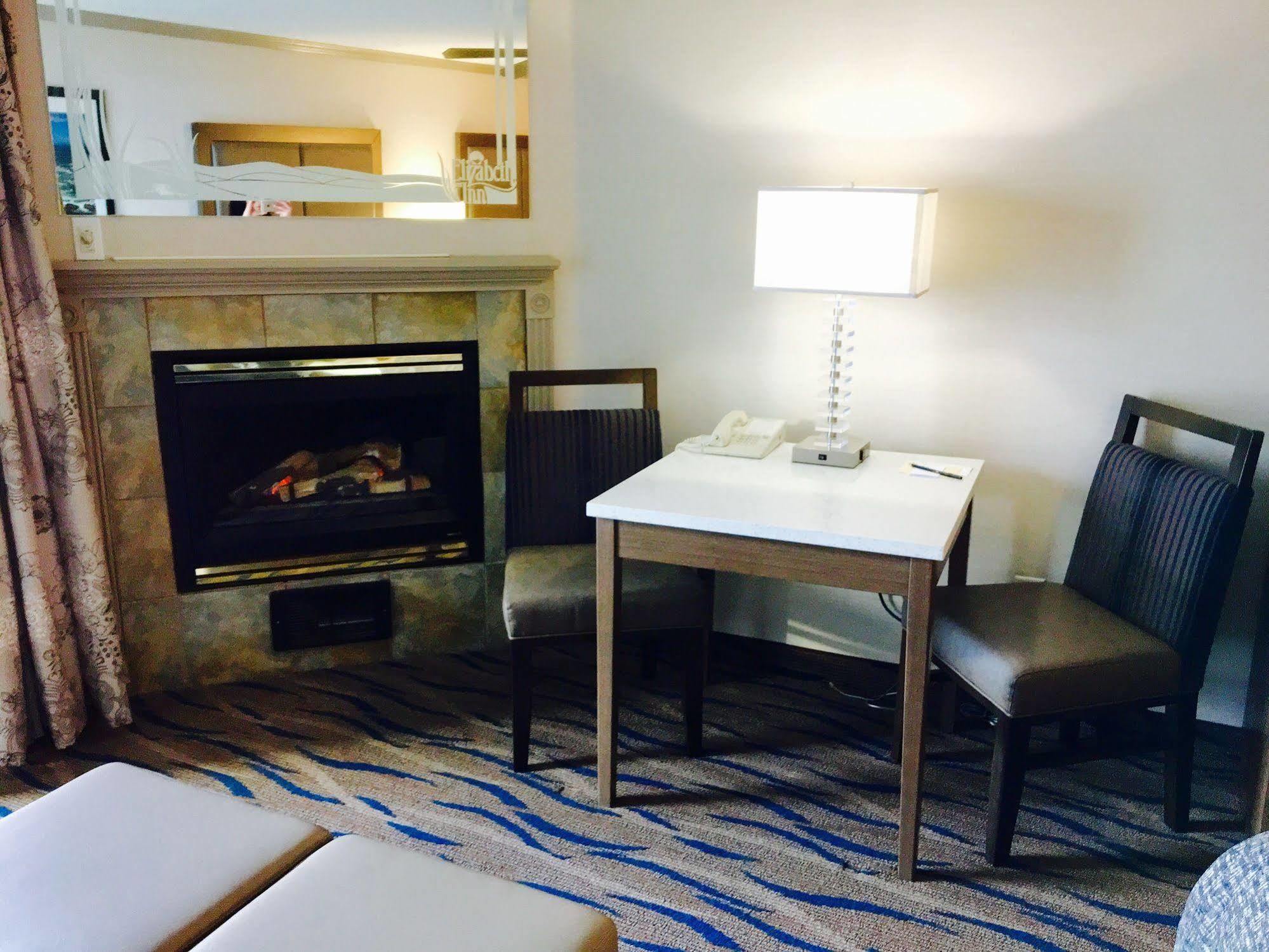 Hotel Elizabeth Oceanfront Suites, Ascend Collection 3*